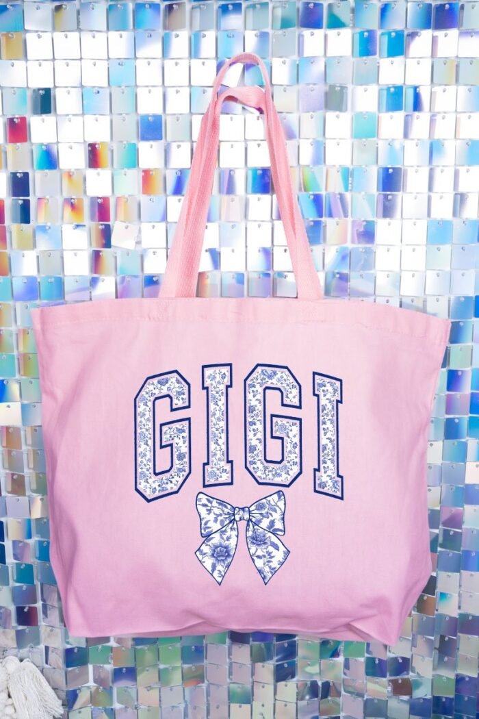 hpvjit-q600-lightpink-archedgigibluechinoiserie-hpv-473541.jpg Arched Gigi Blue Chinoiserie Canvas Jumbo Tote